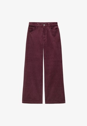 Burgunderfarbene Kordhose mit weitem Bein und hoher Taille, ausgestattet mit Fronttaschen und einem Metallknopfverschluss. Strukturierter, weicher und strapazierfähiger Stoff.