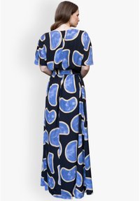 HotSquash SPLIT FRONT - Velika haljina - blue black cloud gate