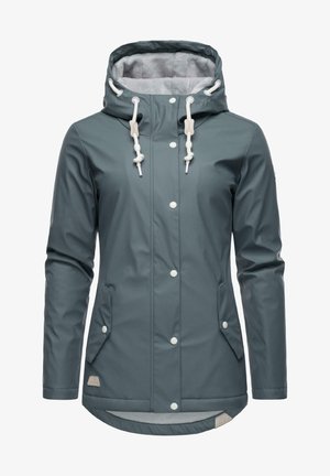 Dámská matná šedá voděodolná bunda s kapucí, bílými stahovacími šňůrkami, patentními knoflíky a dvěma předními kapsami s klopami.