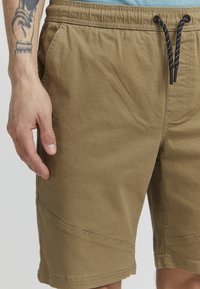 11 Project PRGAETO - Shorts - sand