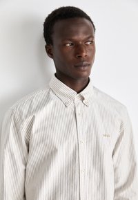 BOSS ROAN - Ing - open beige