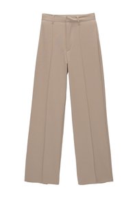 Pantalon beige à jambes larges en tissu lisse, présentant une coupe ajustée, des plis avant et une ceinture avec passants pour ceinture.