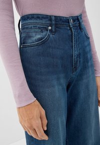 s.Oliver SURI: WIDE LEG MIT GLITZERGARN - Jeansy Dzwony