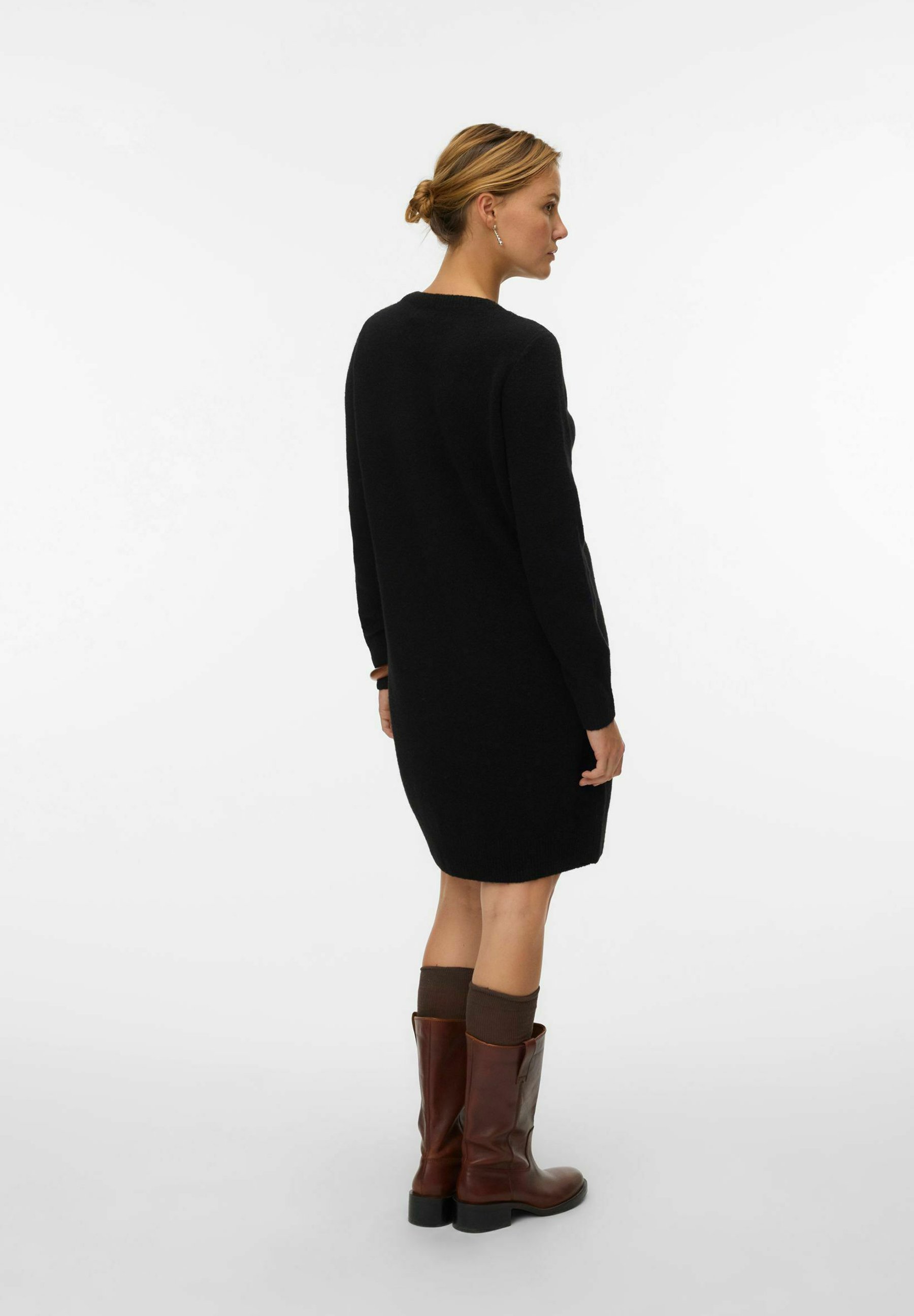 VERO MODA Damenkleid – Figurbetont, Rippstrick, über Knie – Elegant & Einfach