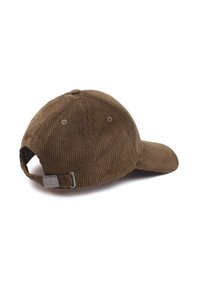 Bruine ribfluwelen baseballpet met een gebogen rand, een verstelbare band aan de achterkant en een getextureerd ribbeloppervlak. Voorzien van metalen hardwareaccenten.