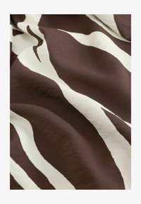 Seleccionado, chocolate brown print