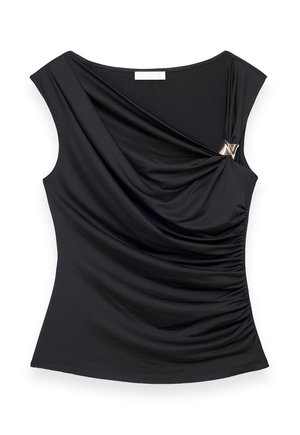 Czarna, bezrękawnikowa bluzka z marszczonym materiałem zebranym po jednej stronie, z detalem w postaci srebrnego metalicznego zapięcia przy ramieniu.