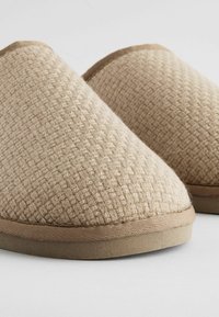 Next REGULAR FIT - TEXTURED - Hausschuh - neutral