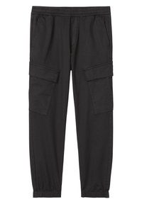 Černé cargo kalhoty s elastickým pasem, bočními kapsami a dvěma velkými cargo kapsami na stehnech, zúžené u kotníků.