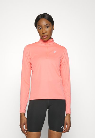 vetements asics femme