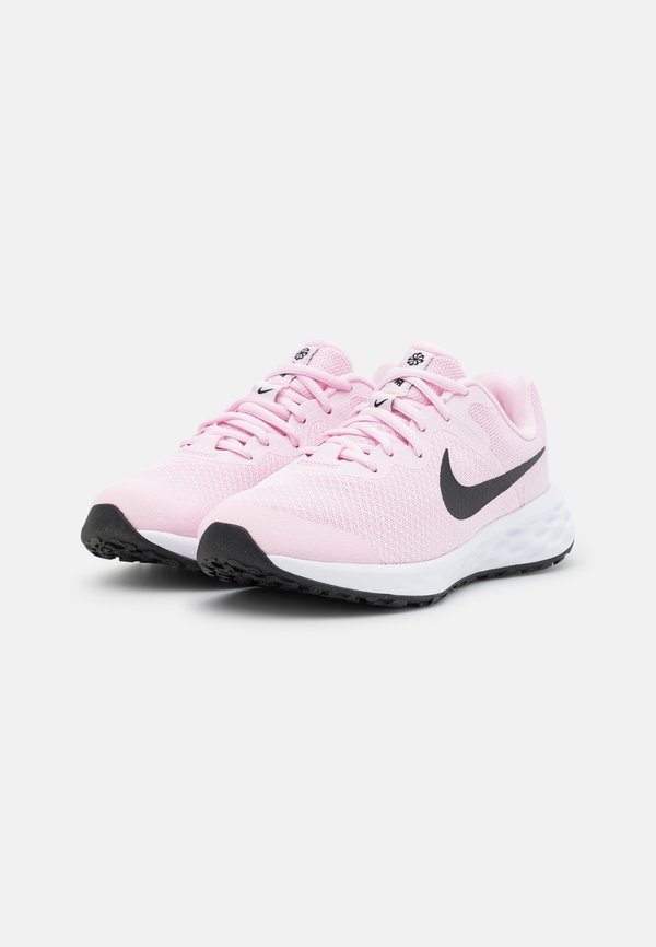 NIKE REVOLUTION 6 (GS) – Laufschuh Straße