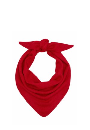 Rotes dreieckiges Tuch, oben zu einem Knoten gebunden, aus weichem Stoff, vor weißem Hintergrund dargestellt.