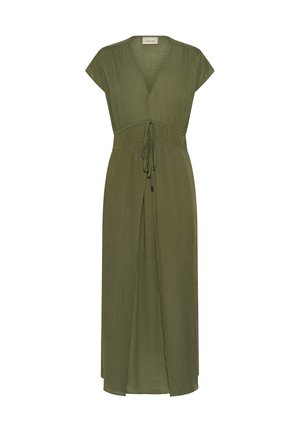 Olivově zelené maxi šaty s V výstřihem, krátkými rukávky, nastavovací stahovací páskou v pase a postranním rozparkem. Vyrobeny z jemného, lehkého materiálu.