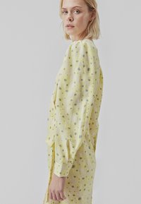 Modström CUPID PRINT DRESS - Φόρεμα ημέρας - aqua yellow
