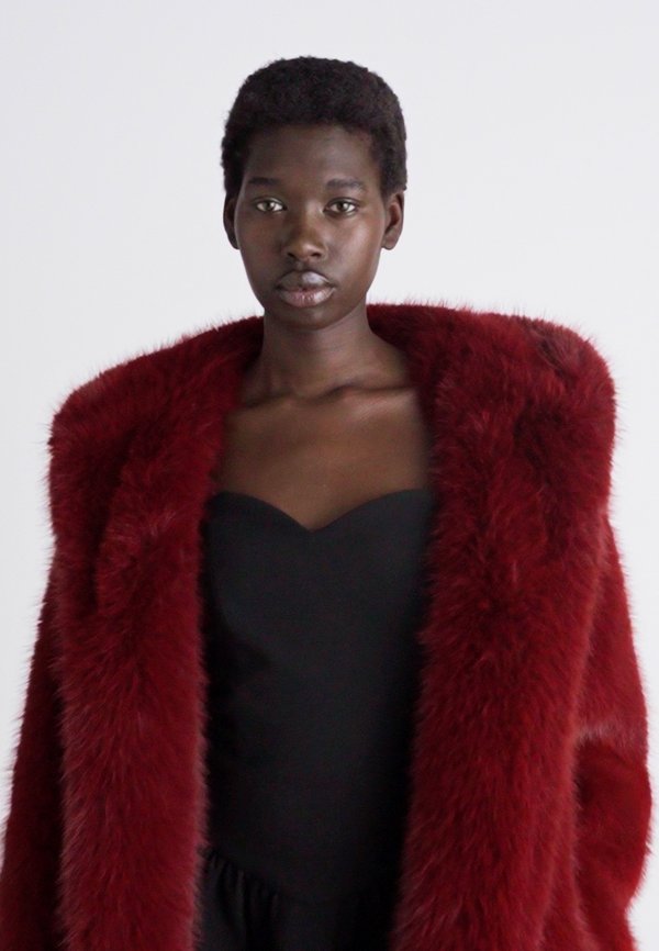 EXCLUSIVE FAUX FUR BOULDER - Winter coat - burgundy2