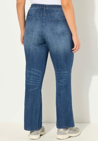 Ulla Popken STRETCH - Vaqueros bootcut - blue denim