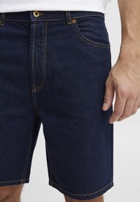 Solid SDELMO STRAIGHT FIT - Kratke hlače od trapera - rinse wash