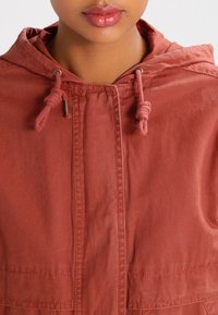 TWINTIP Chaqueta fina - dark red