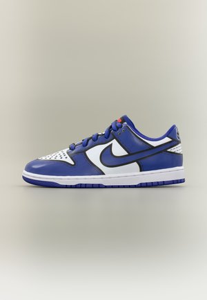 Nike Sportswear, DUNK X LEGO UNISEX - Zapatillas - white/bright concord/rush red/tour yellow/black