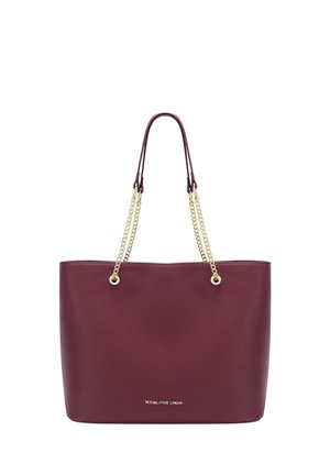 Borsa tote in pelle bordeaux con manici a catena dorati e piccolo logo Victoria Hyde London sulla parte anteriore.