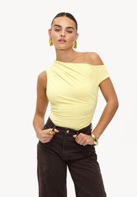 Non sélectionné, solid   yellow light