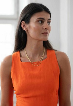Necklace - plain g