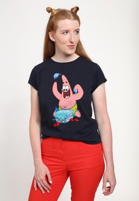 Henry Tiger SPONGEBOB SQUAREPANTS WRAPPER PATRICK - T-shirt z nadrukiem