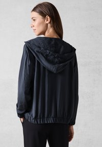 Cecil MIT KAPUZE - Giacca leggera - blau