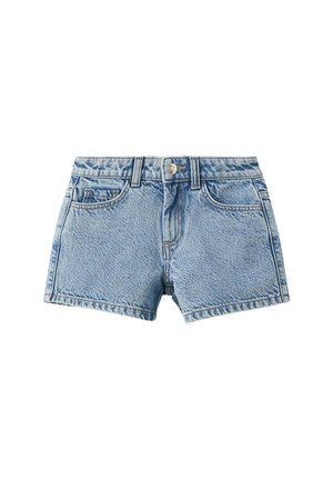 Short en denim bleu clair avec poches avant, passants pour ceinture et fermeture à bouton métallique.