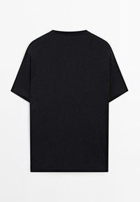 T-shirt nero a maniche corte disteso, che mostra il retro con scollatura rotonda e senza loghi o motivi visibili.