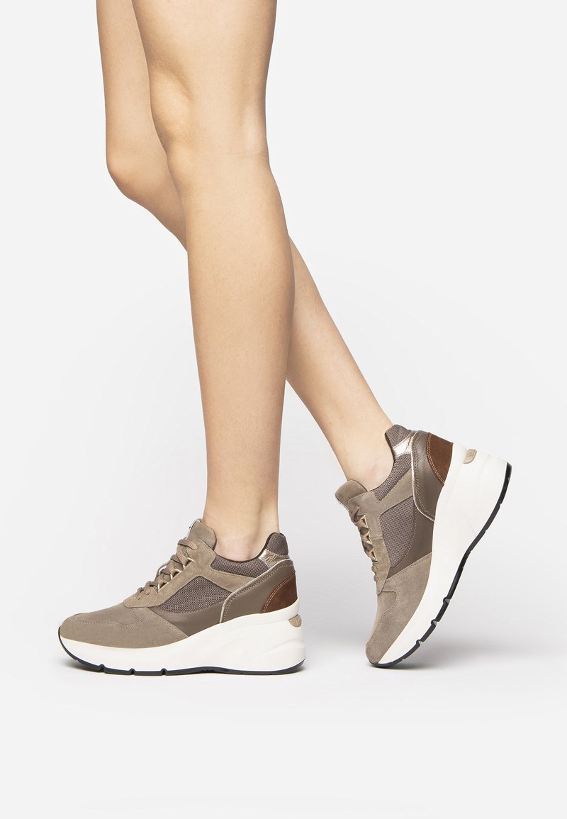 Mocasines Nerogiardini En Color Talpa – Hechos En Italia, Suela De Goma Y Comodidad Total