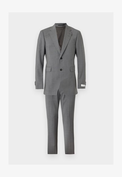Γκρι ανδρικό κοστούμι δύο τεμαχίων, με μονόκουμπο σακάκι και παντελόνια με ίσια γραμμή.