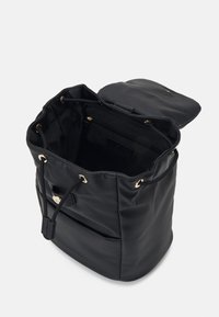 Tommy Hilfiger POPPY REFORM FLAP BACKPACK - Rucksack - black