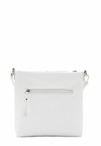 Valge õlakott tekstuurse pinnaga, ees horisontaalne tõmblukuga tasku ja reguleeritavad rihmakinnitused mõlemal küljel.