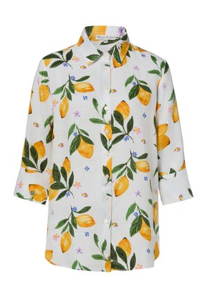 Witte blouse met knopen en 3/4 mouwen, met een levendig dessin van citroenen en groene bladeren met kleine roze en blauwe bloemen.