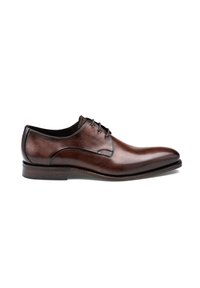 Chaussure habillée en cuir marron avec une finition brillant, à laçage fermé et à bout arrondi. Dispose d'un petit talon empilé et d'une texture lisse.