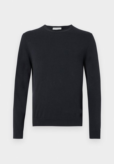 Schwarzer Pullover mit Rundhalsausschnitt und langen Ärmeln, gerippten Bündchen und Saum, vor weißem Hintergrund dargestellt.