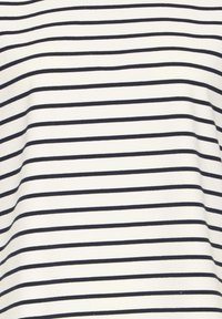 Tissu blanc avec des fines rayures noires horizontales espacées uniformément.