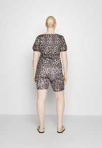 ONLY Curve ONCTHEA FEVER LIFECITY - Calções - black