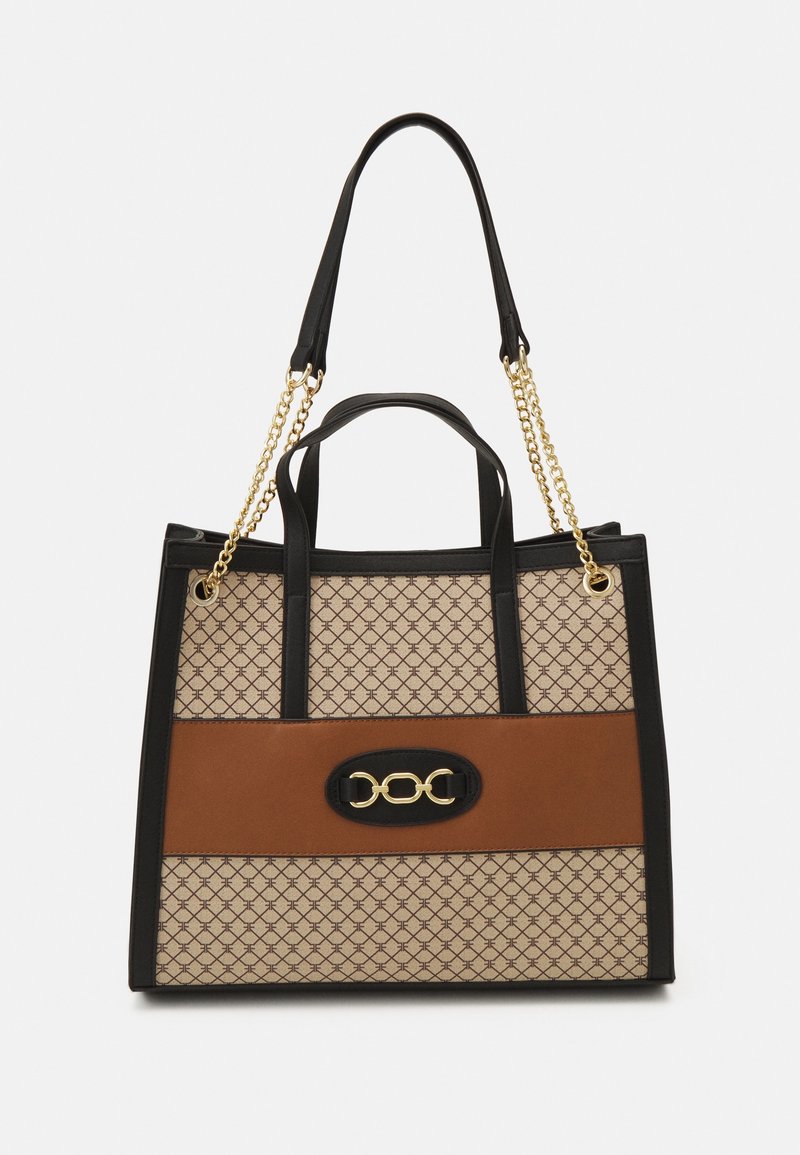 Sac à main rectangulaire beige et marron avec bordure noire, anses en chaîne dorée, petites poignées, et un détail de fermoir doré entrelacé à l'avant.