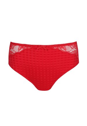Punainen bikiniton, jossa on ruudukko- ja pitsidetalji vyötäröllä, etuosassa pieni yksityiskohta nauhalla.