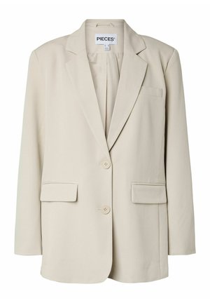 Blazer beige de mujer con cuello de solapa con muesca, dos bolsillos delanteros con solapa, un bolsillo en el pecho y cierre de dos botones.