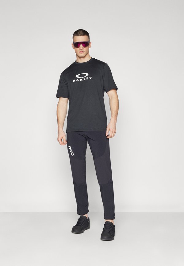 FACTORY PILOT  - Sports T-shirt4