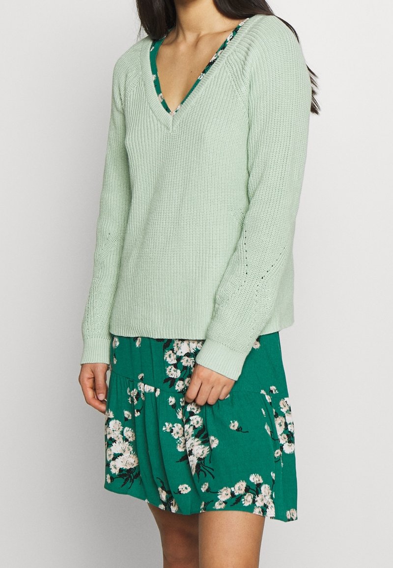 VILA Stickad tröja - light green