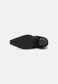 Alma en Pena Botas camperas - black