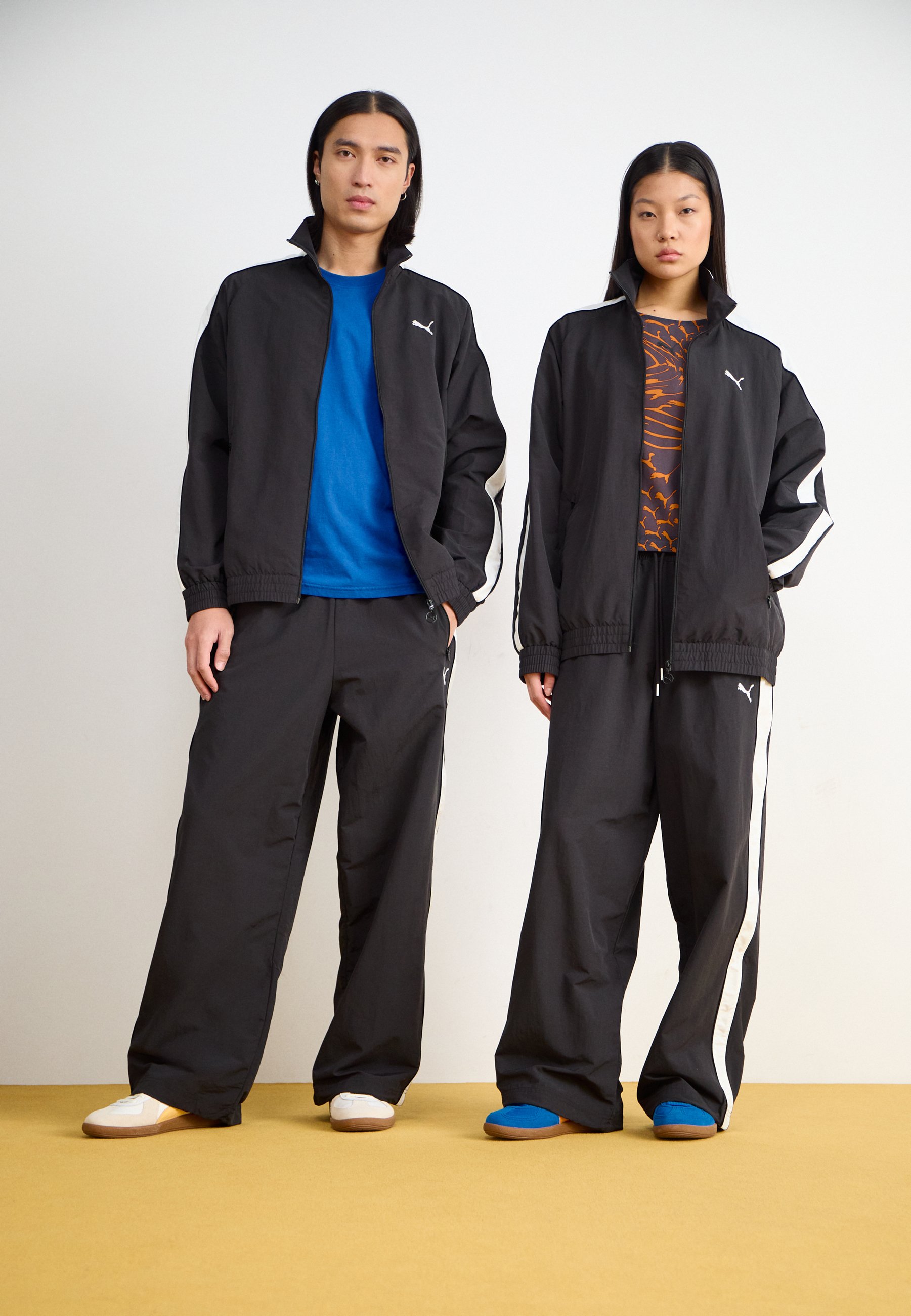 XLARGE×PUMA TRACK JACKET& TRACK PANTS Puma TRACK JACKET UNISEX - Windbreaker - black - Zalando.co.uk