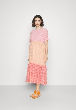 Never Fully Dressed MAMA SUMMER CHECK DRESS - Φόρεμα ημέρας - pink