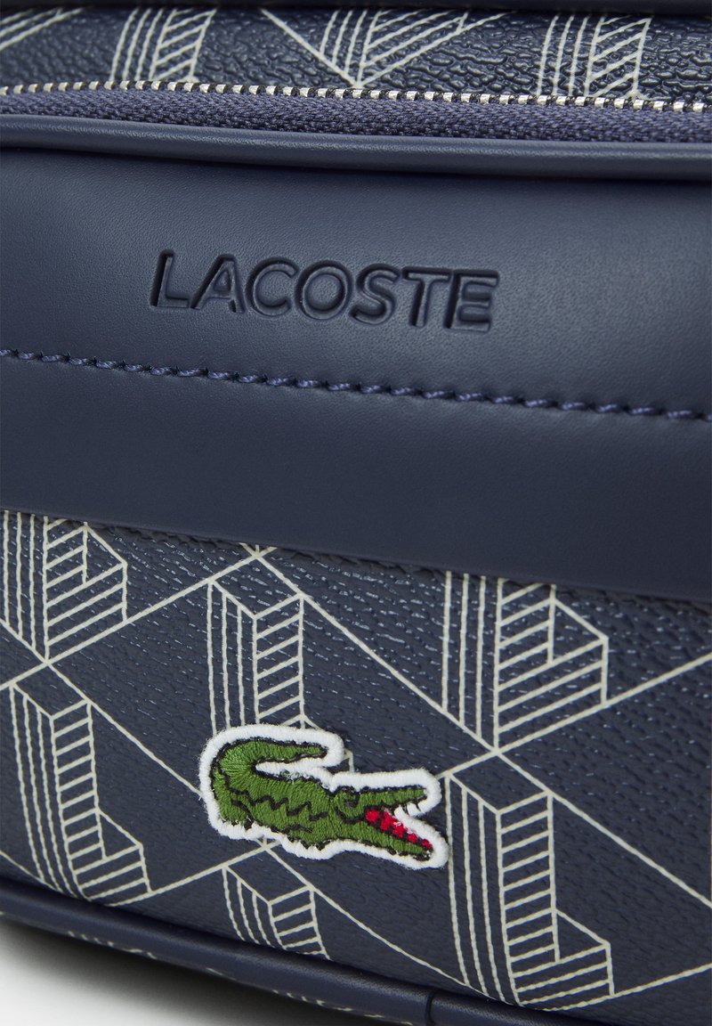 Lacoste THE BLEND SEASONAL UNISEX - Umhängetasche - mono marine 