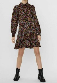 Vero Moda Vardagsklänning - black