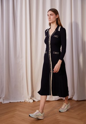 ROBE LONGUE POLO - Neulemekko - bleu marine